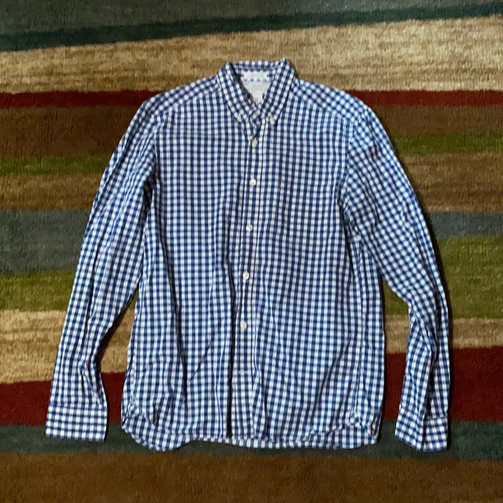 Long Sleeve Button Down Shirt With Basic Pattern!